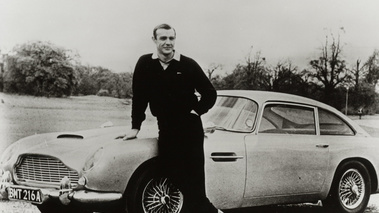 Aston Martin DB5 & Sean Connery  James Bond 