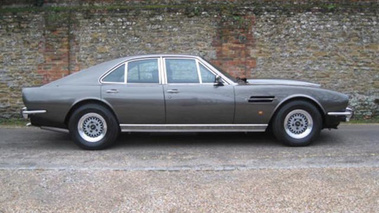 Aston Martin Lagonda Series 1 profil