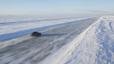 Bentley Continental SuperSports Convertible noir - ice record - 3/4 arrière droit filé vue de haut