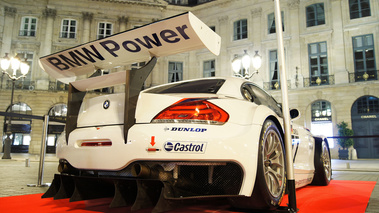 BMW Z4 GT3 blanc 3/4 arrière droit