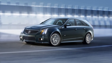 Cadillac CTS-V Wagon - 3/4 avant gauche