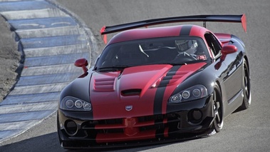 Dodge Viper SRT-10 ACR - noire/rouge - sur piste