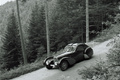 Exposition Ralph Lauren - Bugatti Type 57 SC Atlantic noir 3/4 avant gauche vue de haut penché debout