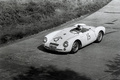 Exposition Ralph Lauren - Porsche 550 Spyder blanc 3/4 avant gauche vue de haut
