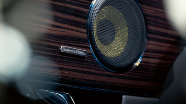 Jaguar XJ enceinte Bowers & Wilkins