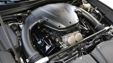 Lexus LF-A  - blanche - moteur
