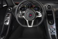 McLaren MP4-12C - volant, poste de conduite