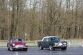 Montlhéry le 27.03.10 - Aston Martin DB4 Volante bordeau & Rolls Royce Silver Shadow Drophead Coupe Mulliner Park Ward vert 3/4 avant droit