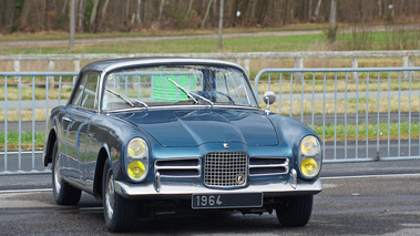 Montlhéry le 27.03.10 - Facel Vega Facel III bleu 3/4 avant droit