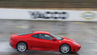 Montlhéry le 27.03.10 - Ferrari 360 Modena rouge filé