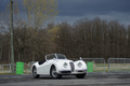 Montlhéry le 27.03.10 - Jaguar XK120 Roadster blanc 3/4 avant droit