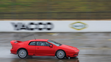 Montlhéry le 27.03.10 - Lotus Esprit V8 bi-turbos rouge filé