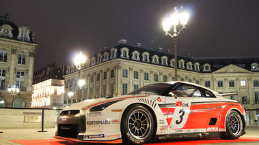 Nissan GTR GT1 blanc 3/4 avant gauche