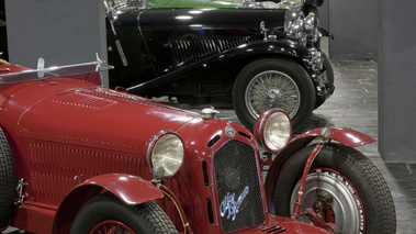 Vente Rétromobile Bonhams enfilade de voitures