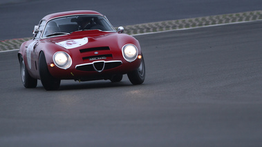 Modena Track Days 2011 - Alfa Romeo rouge 3/4 avant droit penché