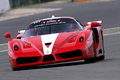 Modena Track Days 2011 - Ferrari FXX rouge face avant penché