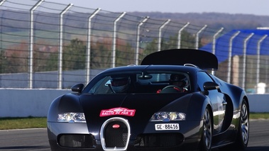 Bugatti Veyron noir/anthracite Rallye de Paris 2009 3/4 avant gauche