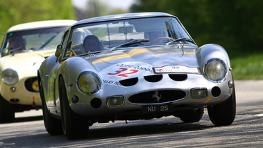 Ferrari 250 GTO gris 3/4 avant droit