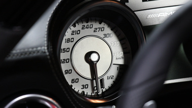 Mercedes SLS Compteur