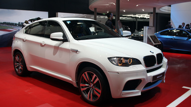 BMW X6 M Blanc 3/4 av