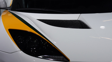 Lotus Evora Blanche Capot AV