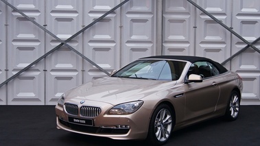 BMW 650i Cabriolet beige 3/4 avant gauche