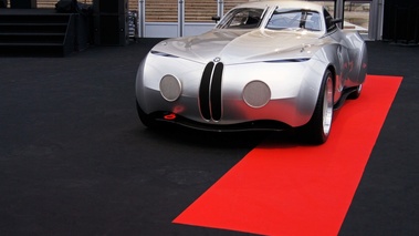 BMW Mille Miglia gris 3/4 avant gauche