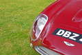 Aston Martin DB4 GT Roadster bordeaux logo capot