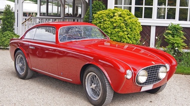 Ferrari 212 Vignale rouge 3/4 avant droit