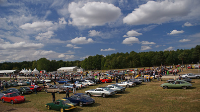 Montlhéry Autodrome Héritage Festival 2009 parking