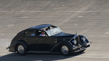 Montlhéry Autodrome Héritage Festival 2009 Voisin Aerodyne noir anneau