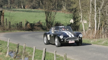 Shelby AC Cobra 260, noire, action 3/4 avant droit