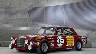 Mercedes AMG 300 SEL 6.8 