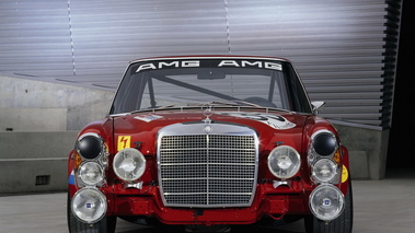 Mercedes AMG 300 SEL 6.8 