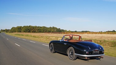 Aston Martin DB2 Cabriolet vert foncé 3/4 arrière gauche travelling 3