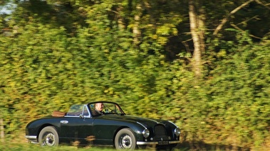 Aston Martin DB2 Cabriolet vert foncé 3/4 avant droit filé