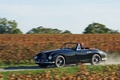 Aston Martin DB2 Cabriolet vert foncé 3/4 avant gauche filé penché