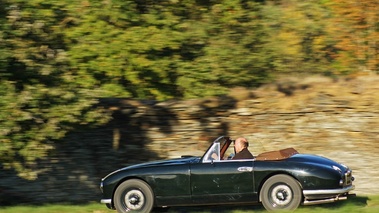 Aston Martin DB2 Cabriolet vert foncé filé penché