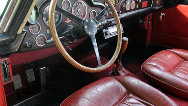 Aston Martin DB4 GT bleue intérieur