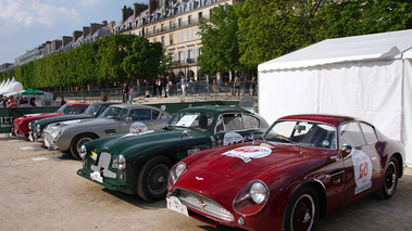 Aston Martin DB4 GT Zagato bordeaux Tour Auto 2009 3/4 avant gauche line up