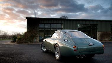 Aston Martin DB4 Zagato 3/4 arrière gauche