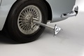 Aston Martin DB5 007, grise, détail gadget roue arrière gauche