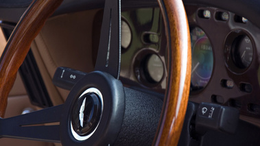 Aston Martin V8 Volante Vantage intérieur