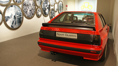 Audi Quattro Sport SWB rouge Ieteren face arrière