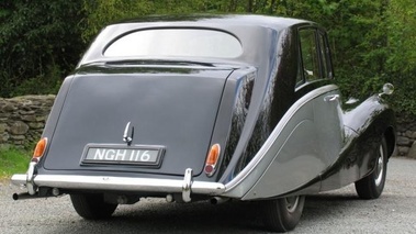 Bentley Mark VI Hooper Empress Saloon noir/gris 3/4 arrière droit