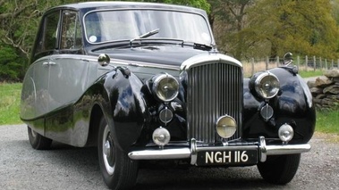 Bentley Mark VI Hooper Empress Saloon noir/gris 3/4 avant droit