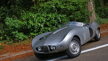 Arnolt-Bristol Bolide gris Bruxelles 3/4 avant gauche penché