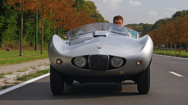 Arnolt-Bristol Bolide gris Bruxelles face avant travelling