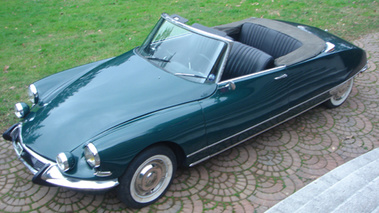 Citroen DS21 cabriolet vert 3/4 avant gauche haut