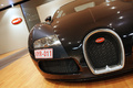 D'Ieteren Galerie - Bugatti Veyron noir/anthracite calandre